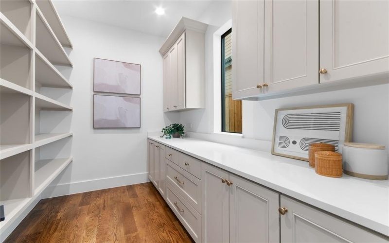 8611 San Fernando Way, Dallas, TX 75218, 4 Habitaciones Habitaciones , ,3 BañosBaños,Residential,En Venta,8611 San Fernando Way,0,21195101