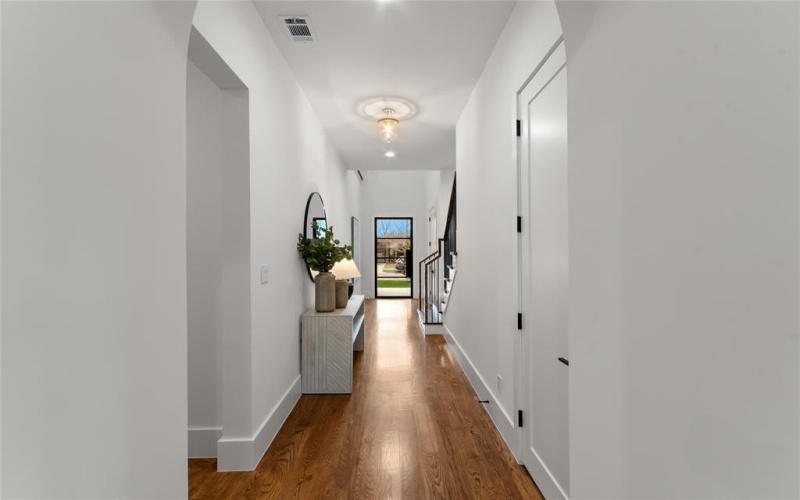 8611 San Fernando Way, Dallas, TX 75218, 4 Habitaciones Habitaciones , ,3 BañosBaños,Residential,En Venta,8611 San Fernando Way,0,21195101