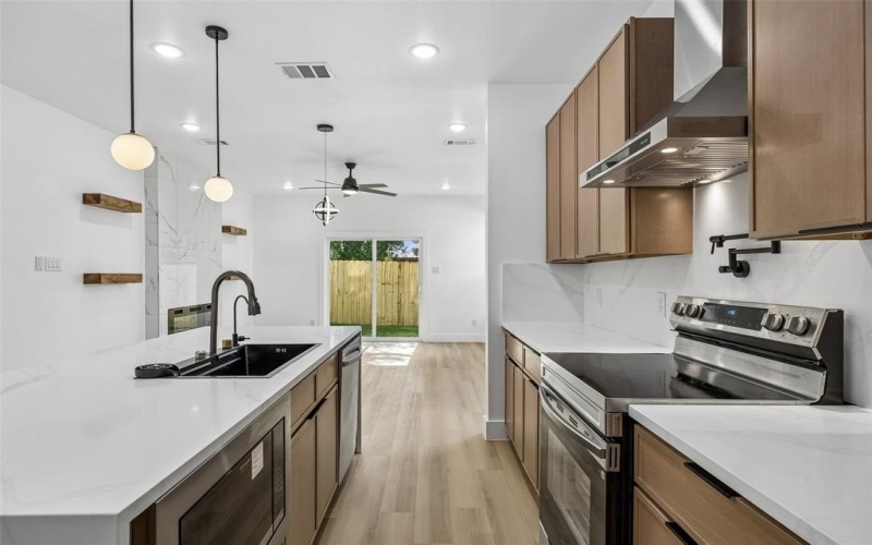 2402 Dyson Street, Dallas, TX 75215, 3 Habitaciones Habitaciones , ,3 BañosBaños,Residential,En Venta,2402 Dyson Street,0,21202216