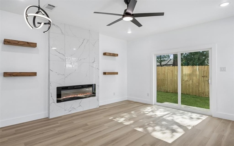 2402 Dyson Street, Dallas, TX 75215, 3 Habitaciones Habitaciones , ,3 BañosBaños,Residential,En Venta,2402 Dyson Street,0,21202216