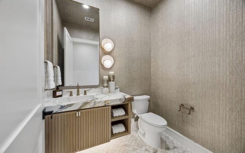 7272 Tangleglen Place, Dallas, TX 75248, 5 Habitaciones Habitaciones , ,6 BañosBaños,Residential,En Venta,7272 Tangleglen Place,0,21202331