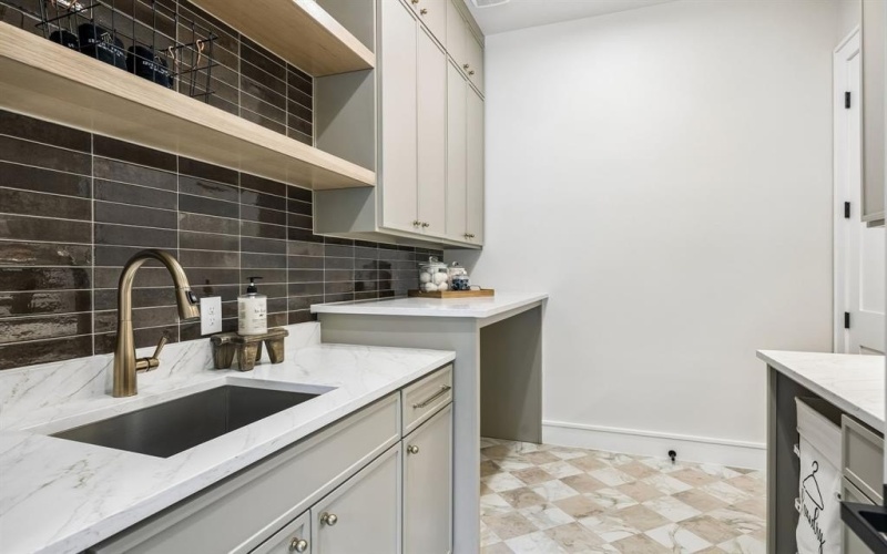 7272 Tangleglen Place, Dallas, TX 75248, 5 Habitaciones Habitaciones , ,6 BañosBaños,Residential,En Venta,7272 Tangleglen Place,0,21202331