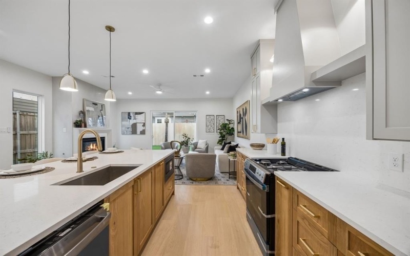 5605 Santa Fe Avenue, Dallas, TX 75214, 4 Habitaciones Habitaciones , ,3 BañosBaños,Residential,En Venta,5605 Santa Fe Avenue,0,21202817