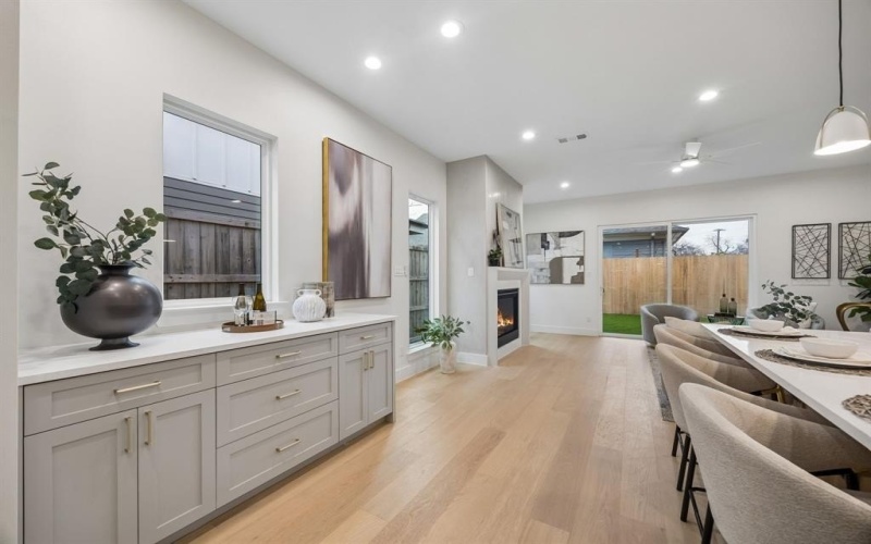 5605 Santa Fe Avenue, Dallas, TX 75214, 4 Habitaciones Habitaciones , ,3 BañosBaños,Residential,En Venta,5605 Santa Fe Avenue,0,21202817