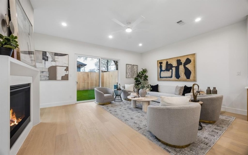 5605 Santa Fe Avenue, Dallas, TX 75214, 4 Habitaciones Habitaciones , ,3 BañosBaños,Residential,En Venta,5605 Santa Fe Avenue,0,21202817