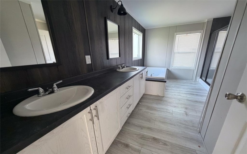 6008 County Road 401, Grandview, TX 76050, 4 Habitaciones Habitaciones , ,3 BañosBaños,Residential,En Venta,6008 County Road 401,0,21204234