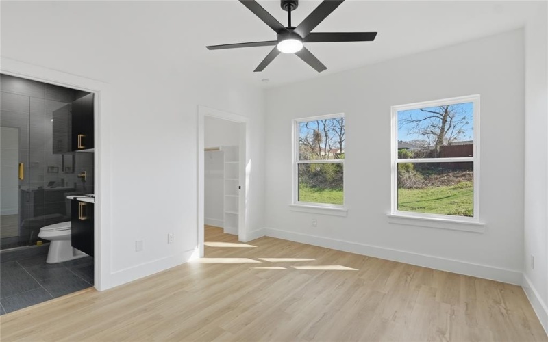 1402 Hutchins Avenue, Dallas, TX 75203, 4 Habitaciones Habitaciones , ,3 BañosBaños,Residential,En Venta,1402 Hutchins Avenue,0,21205133