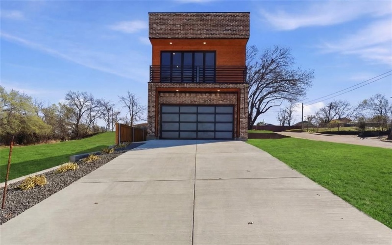 1402 Hutchins Avenue, Dallas, TX 75203, 4 Habitaciones Habitaciones , ,3 BañosBaños,Residential,En Venta,1402 Hutchins Avenue,0,21205133