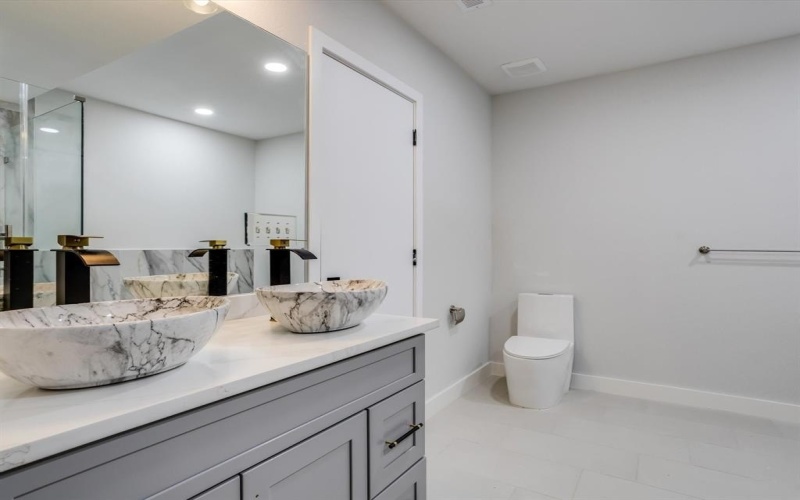 810 Premier Parkway, Grand Prairie, TX 75051, 4 Habitaciones Habitaciones , ,5 BañosBaños,Residential,En Venta,810 Premier Parkway,0,21205444