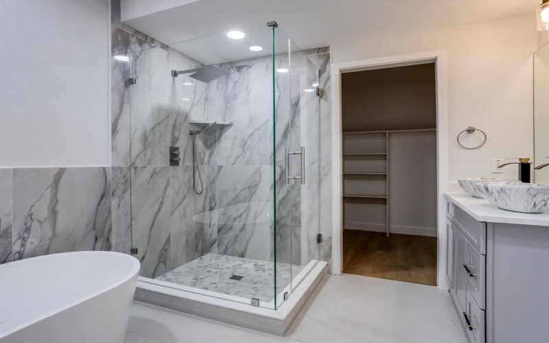 810 Premier Parkway, Grand Prairie, TX 75051, 4 Habitaciones Habitaciones , ,5 BañosBaños,Residential,En Venta,810 Premier Parkway,0,21205444