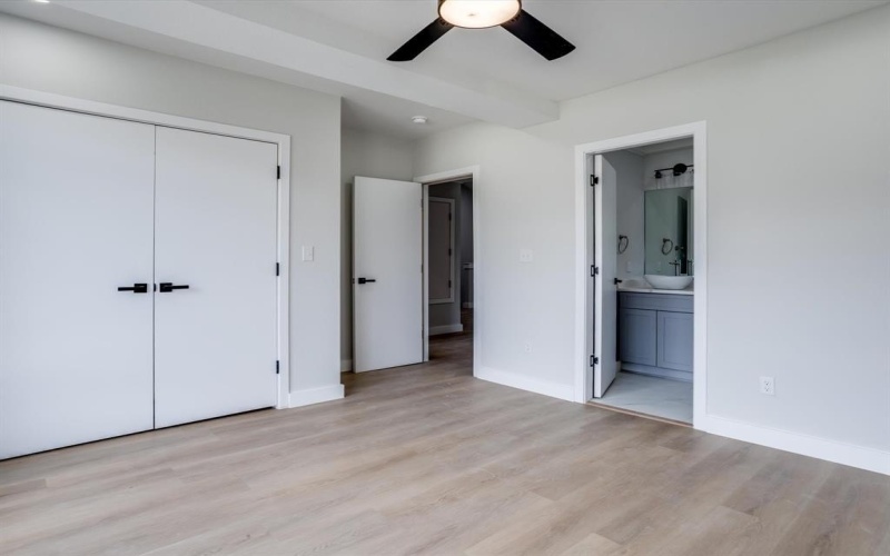 810 Premier Parkway, Grand Prairie, TX 75051, 4 Habitaciones Habitaciones , ,5 BañosBaños,Residential,En Venta,810 Premier Parkway,0,21205444