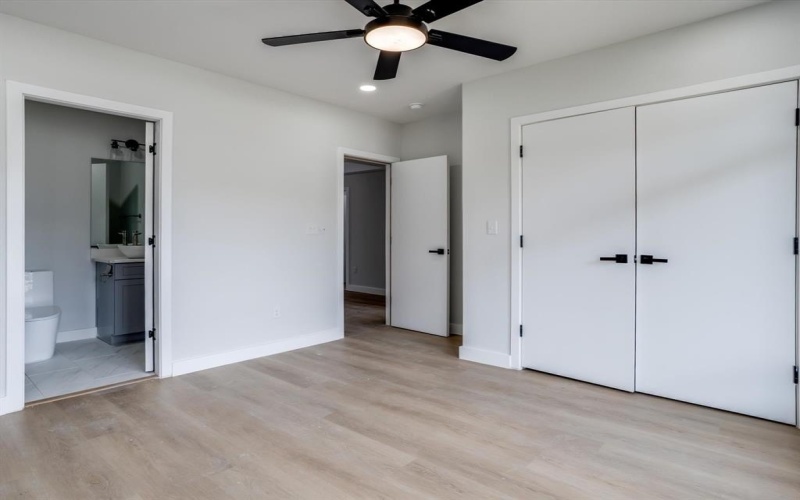 810 Premier Parkway, Grand Prairie, TX 75051, 4 Habitaciones Habitaciones , ,5 BañosBaños,Residential,En Venta,810 Premier Parkway,0,21205444