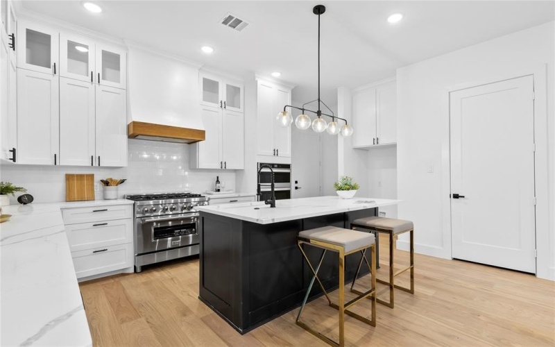 10434 Vinemont Street, Dallas, TX 75218, 4 Habitaciones Habitaciones , ,6 BañosBaños,Residential,En Venta,10434 Vinemont Street,0,21205565