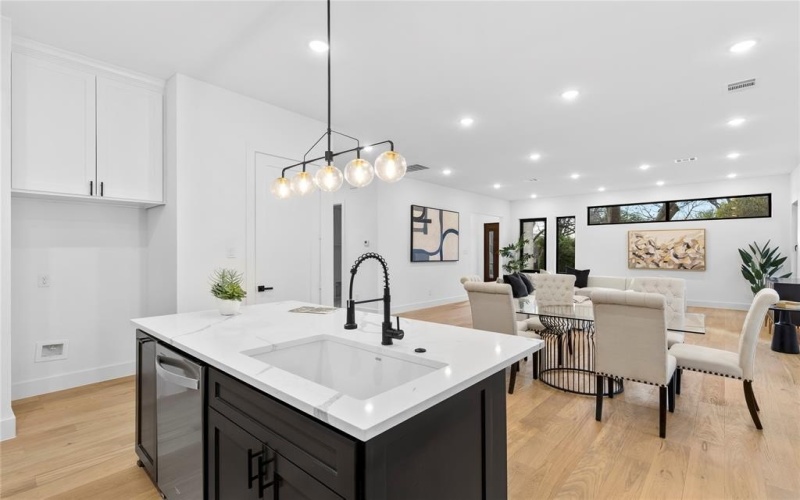 10434 Vinemont Street, Dallas, TX 75218, 4 Habitaciones Habitaciones , ,6 BañosBaños,Residential,En Venta,10434 Vinemont Street,0,21205565