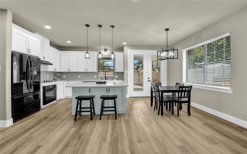 919 SW 3rd Avenue, Mineral Wells, TX 76067, 4 Bedrooms Bedrooms, ,3 BathroomsBathrooms,Residential,For Sale,919 SW 3rd Avenue,0,21205756