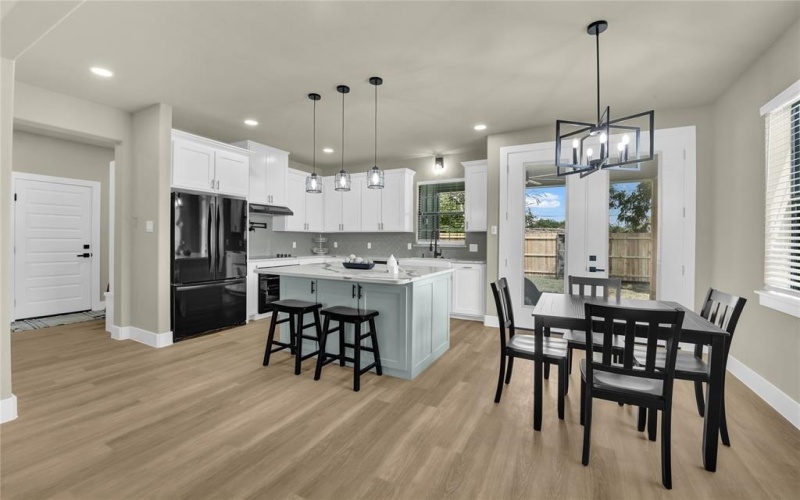 919 SW 3rd Avenue, Mineral Wells, TX 76067, 4 Bedrooms Bedrooms, ,3 BathroomsBathrooms,Residential,For Sale,919 SW 3rd Avenue,0,21205756