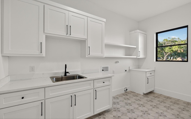 400 Emerald Way, Horseshoe Bay, TX 78657, 5 Habitaciones Habitaciones , ,5 BañosBaños,Residential,En Venta,400 Emerald Way,0,175692