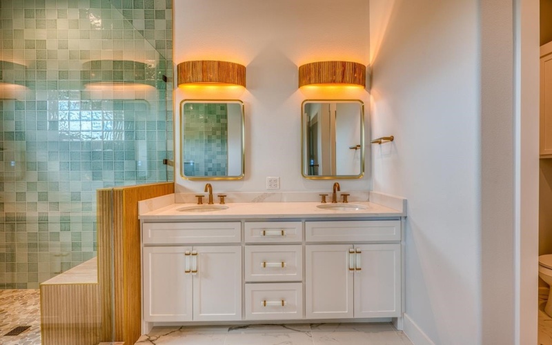 320 Lake Street, Kingsland, TX 78639, 5 Habitaciones Habitaciones , ,5 BañosBaños,Residential,En Venta,320 Lake Street,0,176968