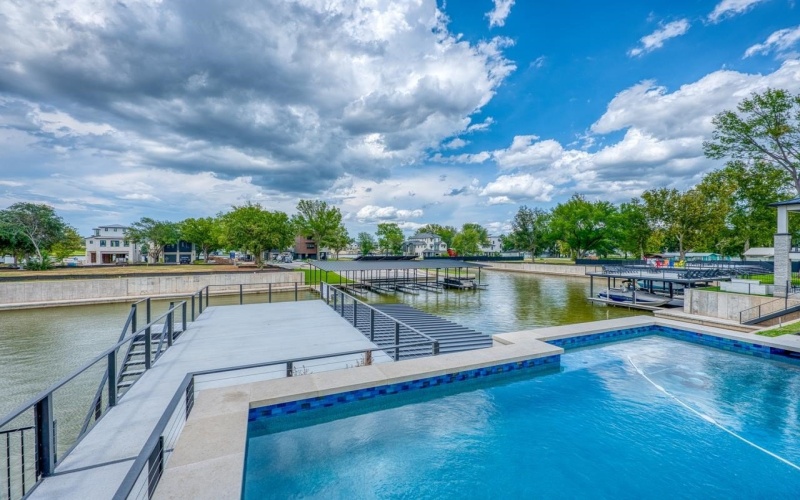 320 Lake Street, Kingsland, TX 78639, 5 Habitaciones Habitaciones , ,5 BañosBaños,Residential,En Venta,320 Lake Street,0,176968