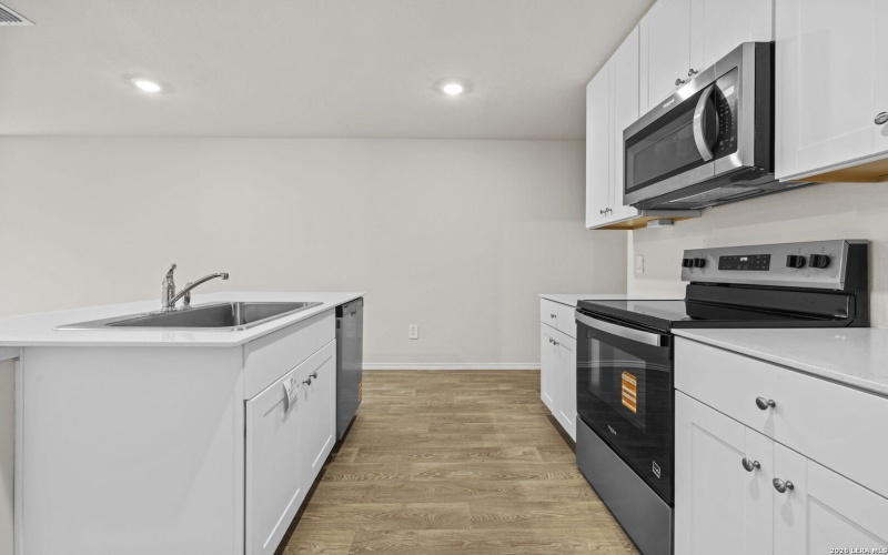 718 Jennifer Way, New Braunfels, TX 78130, 3 Habitaciones Habitaciones , ,2 BañosBaños,Residential,En Venta,718 Jennifer Way,0,1948404