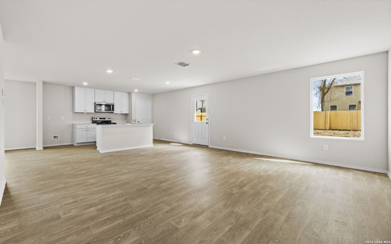 742 Jennifer Way, New Braunfels, TX 78130, 4 Habitaciones Habitaciones , ,2 BañosBaños,Residential,En Venta,742 Jennifer Way,0,1948407