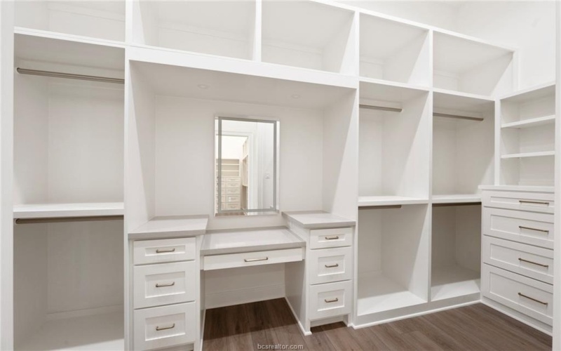 5105 Miramont Circle, Bryan, TX 77802, 4 Bedrooms Bedrooms, ,6 BathroomsBathrooms,Residential,For Sale,5105 Miramont Circle,0,26003125