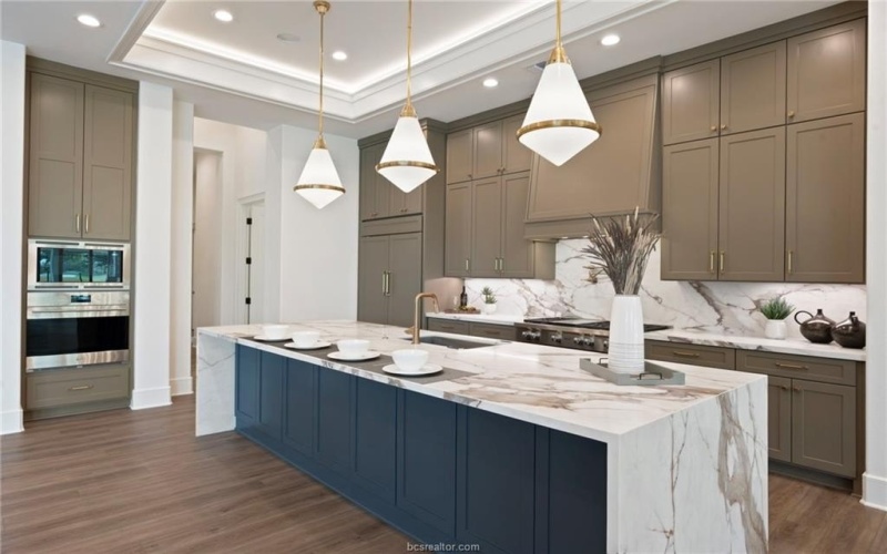 5105 Miramont Circle, Bryan, TX 77802, 4 Bedrooms Bedrooms, ,6 BathroomsBathrooms,Residential,For Sale,5105 Miramont Circle,0,26003125