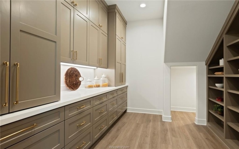 5105 Miramont Circle, Bryan, TX 77802, 4 Bedrooms Bedrooms, ,6 BathroomsBathrooms,Residential,For Sale,5105 Miramont Circle,0,26003125