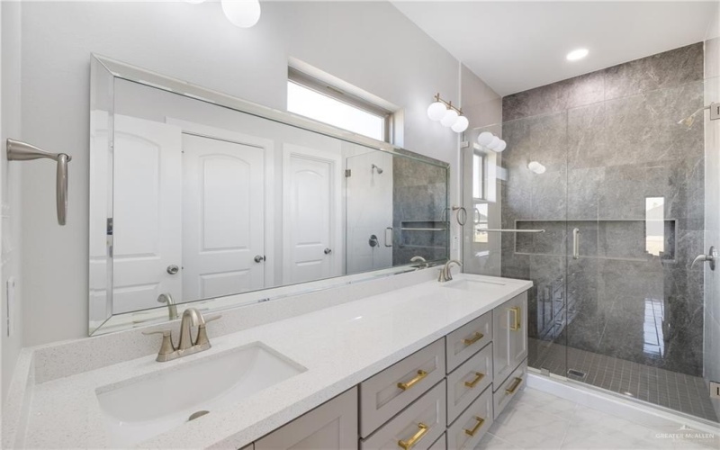 2812 Dhalia Drive, San Juan, TX 78589, 3 Bedrooms Bedrooms, ,2 BathroomsBathrooms,Residential,For Sale,2812 Dhalia Drive,0,498170