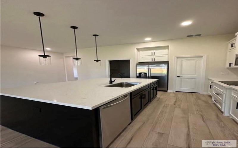 2617 MARKY ST, HARLINGEN, TX 78552, 4 Habitaciones Habitaciones , ,3 BañosBaños,Residential,En Venta,2617 MARKY ST,0,29774871