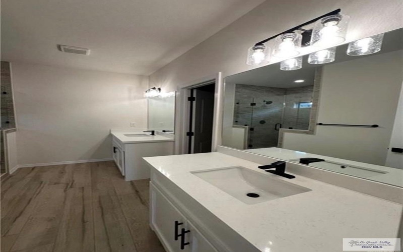 2617 MARKY ST, HARLINGEN, TX 78552, 4 Habitaciones Habitaciones , ,3 BañosBaños,Residential,En Venta,2617 MARKY ST,0,29774871