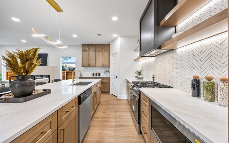 1503 Doyle Avenue, Dallas, TX 75203, 5 Habitaciones Habitaciones , ,5 BañosBaños,Residential,En Venta,1503 Doyle Avenue,0,21167463