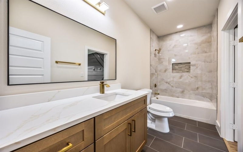 1503 Doyle Avenue, Dallas, TX 75203, 5 Habitaciones Habitaciones , ,5 BañosBaños,Residential,En Venta,1503 Doyle Avenue,0,21167463