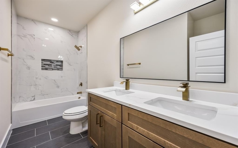 1503 Doyle Avenue, Dallas, TX 75203, 5 Habitaciones Habitaciones , ,5 BañosBaños,Residential,En Venta,1503 Doyle Avenue,0,21167463