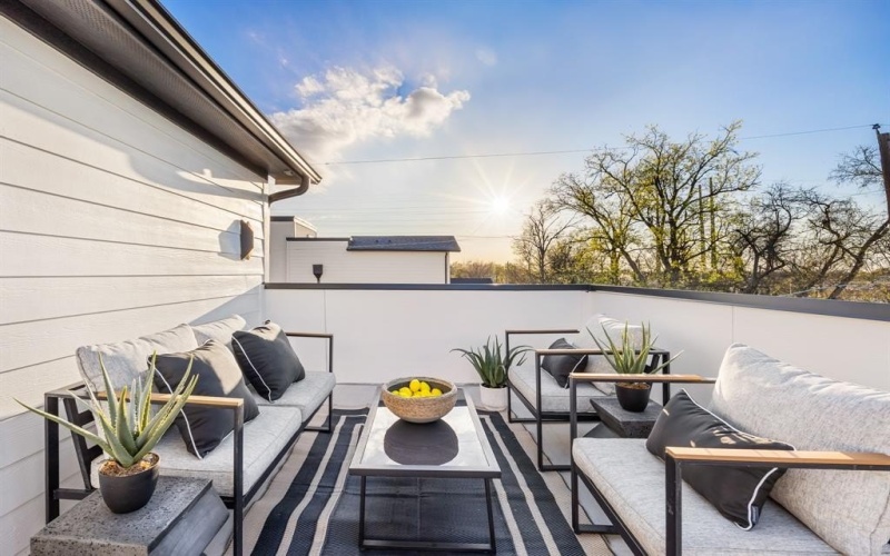 1503 Doyle Avenue, Dallas, TX 75203, 5 Habitaciones Habitaciones , ,5 BañosBaños,Residential,En Venta,1503 Doyle Avenue,0,21167463