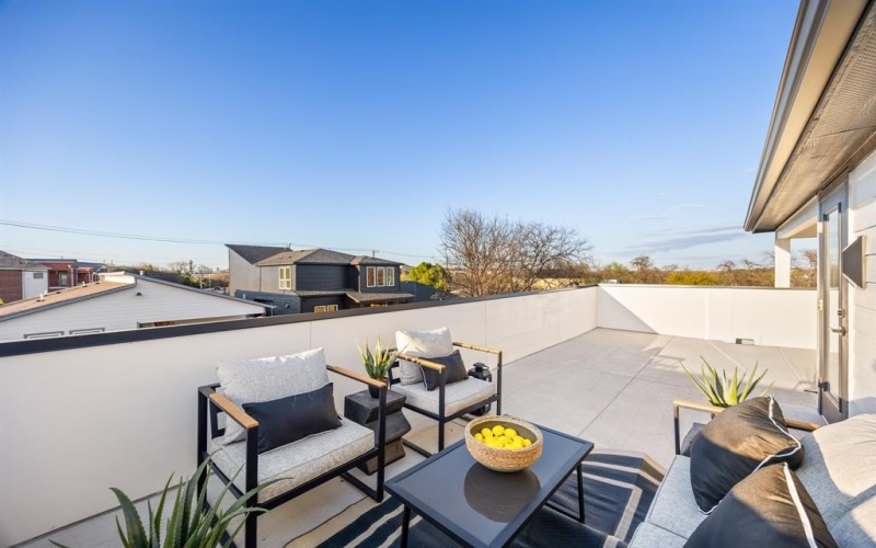 1503 Doyle Avenue, Dallas, TX 75203, 5 Habitaciones Habitaciones , ,5 BañosBaños,Residential,En Venta,1503 Doyle Avenue,0,21167463