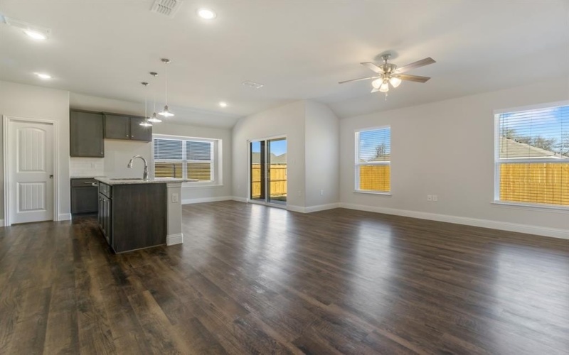 112 Jay Street, Hillsboro, TX 76645, 3 Bedrooms Bedrooms, ,2 BathroomsBathrooms,Residential,For Sale,112 Jay Street,0,21207704