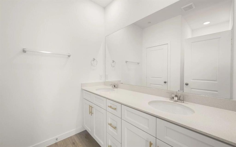 5708 Lakeview Drive, Watauga, TX 76148, 3 Bedrooms Bedrooms, ,2 BathroomsBathrooms,Residential,For Sale,5708 Lakeview Drive,0,21207744