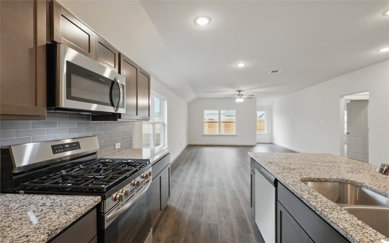 134 Patrick Henry Drive, Venus, TX 76084, 4 Habitaciones Habitaciones , ,2 BañosBaños,Residential,En Venta,134 Patrick Henry Drive,0,21208045