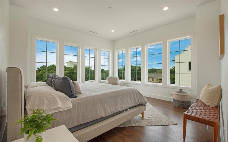 1029 Mobile Street, Dallas, TX 75208, 3 Bedrooms Bedrooms, ,3 BathroomsBathrooms,Residential,For Sale,1029 Mobile Street,0,21208108