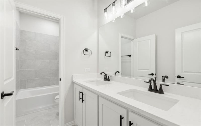 225 Redford Lane, Forney, TX 75126, 4 Bedrooms Bedrooms, ,2 BathroomsBathrooms,Residential,For Sale,225 Redford Lane,20713833