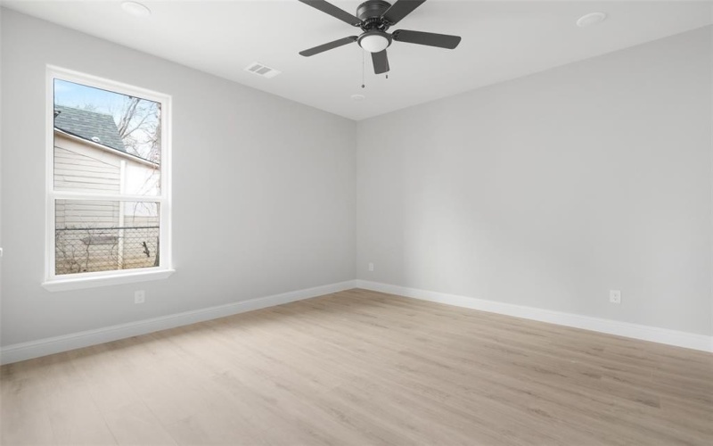 407 E Willingham Street, Cleburne, TX 76031, 3 Bedrooms Bedrooms, ,2 BathroomsBathrooms,Residential,For Sale,407 E Willingham Street,0,21208462