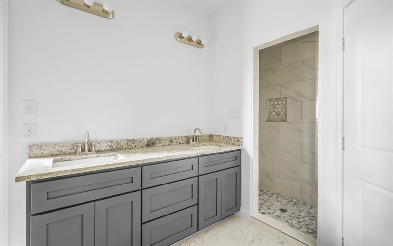 407 E Willingham Street, Cleburne, TX 76031, 3 Bedrooms Bedrooms, ,2 BathroomsBathrooms,Residential,For Sale,407 E Willingham Street,0,21208462