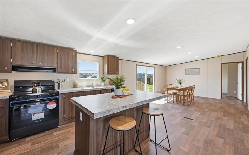 2504 Willow Oak Lane, Burleson, TX 76028, 4 Habitaciones Habitaciones , ,2 BañosBaños,Residential,En Venta,2504 Willow Oak Lane,0,21203921