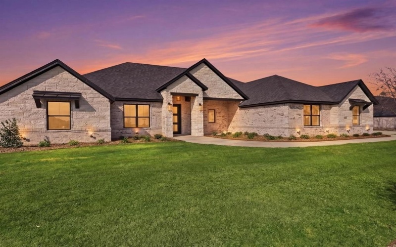 2009 Downslope Lane, Weatherford, TX 76087, 4 Bedrooms Bedrooms, ,3 BathroomsBathrooms,Residential,For Sale,2009 Downslope Lane,0,21204043