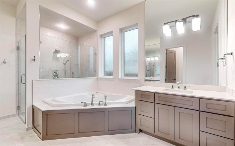 7113 Woodside Drive, Argyle, TX 76226, 3 Bedrooms Bedrooms, ,3 BathroomsBathrooms,Residential,For Sale,7113 Woodside Drive,20713979