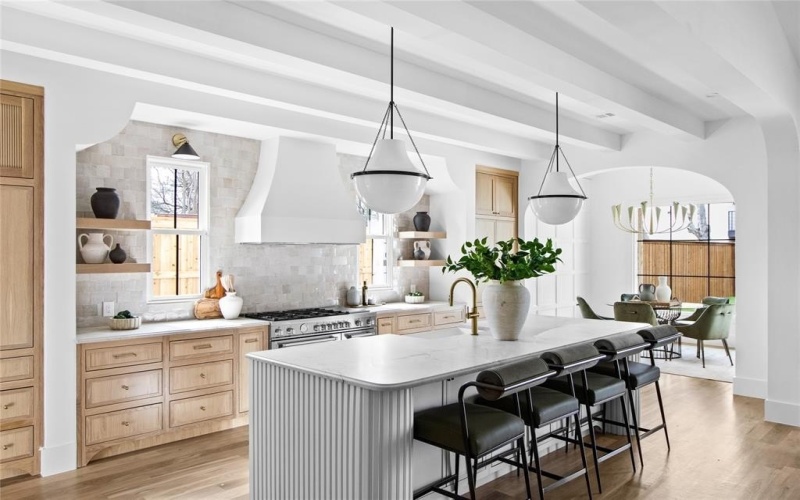 8703 Redondo Drive, Dallas, TX 75218, 4 Habitaciones Habitaciones , ,5 BañosBaños,Residential,En Venta,8703 Redondo Drive,0,21206129