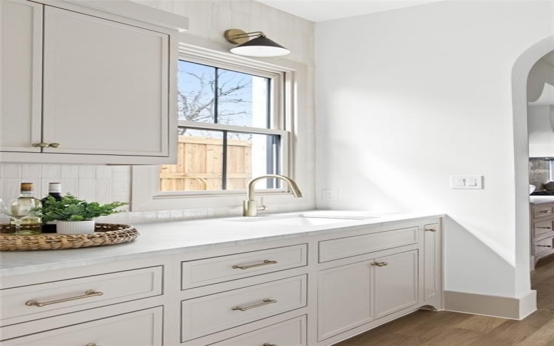 8703 Redondo Drive, Dallas, TX 75218, 4 Habitaciones Habitaciones , ,5 BañosBaños,Residential,En Venta,8703 Redondo Drive,0,21206129