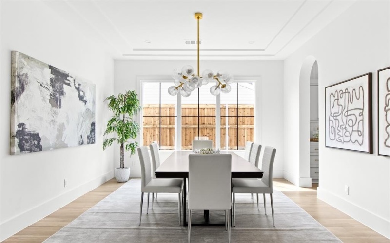 8703 Redondo Drive, Dallas, TX 75218, 4 Habitaciones Habitaciones , ,5 BañosBaños,Residential,En Venta,8703 Redondo Drive,0,21206129