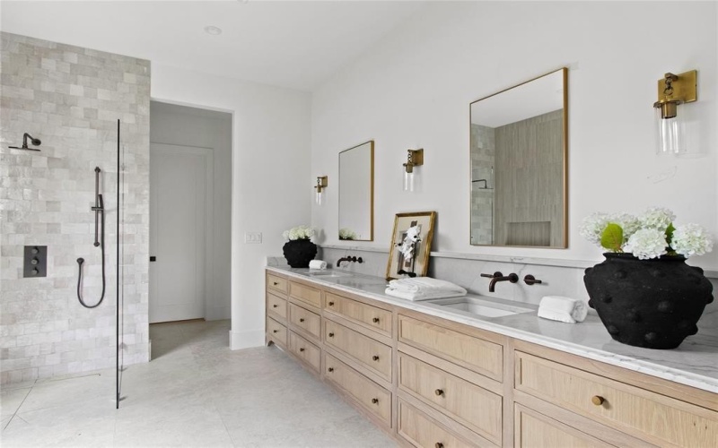 8703 Redondo Drive, Dallas, TX 75218, 4 Habitaciones Habitaciones , ,5 BañosBaños,Residential,En Venta,8703 Redondo Drive,0,21206129